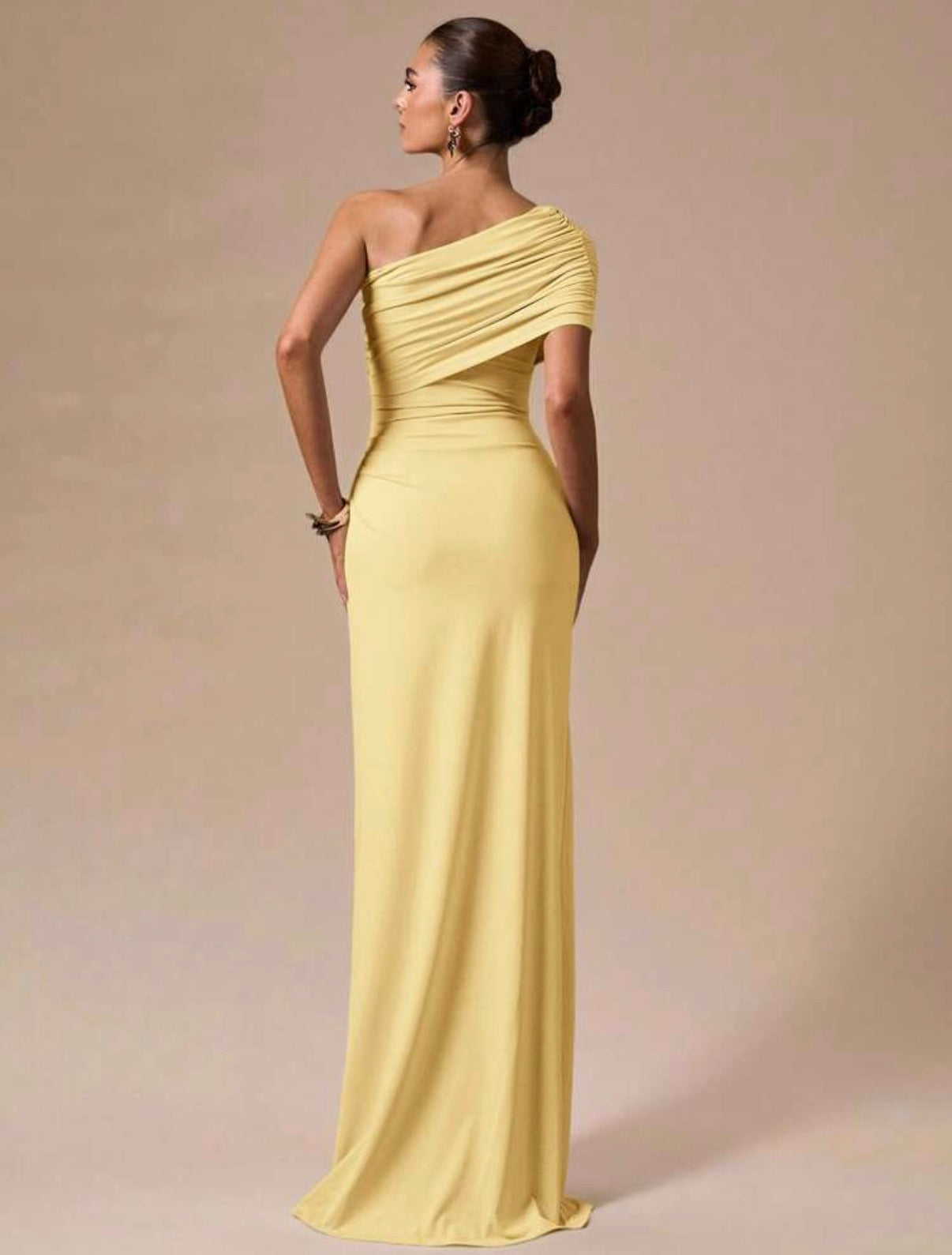 VESTIDO ASIMÉTRICO AMARILLO