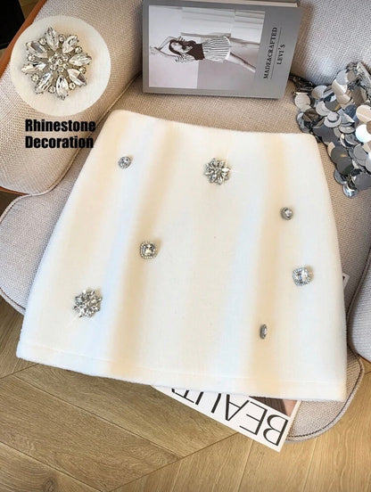 MINI FALDA CON PIEDRAS