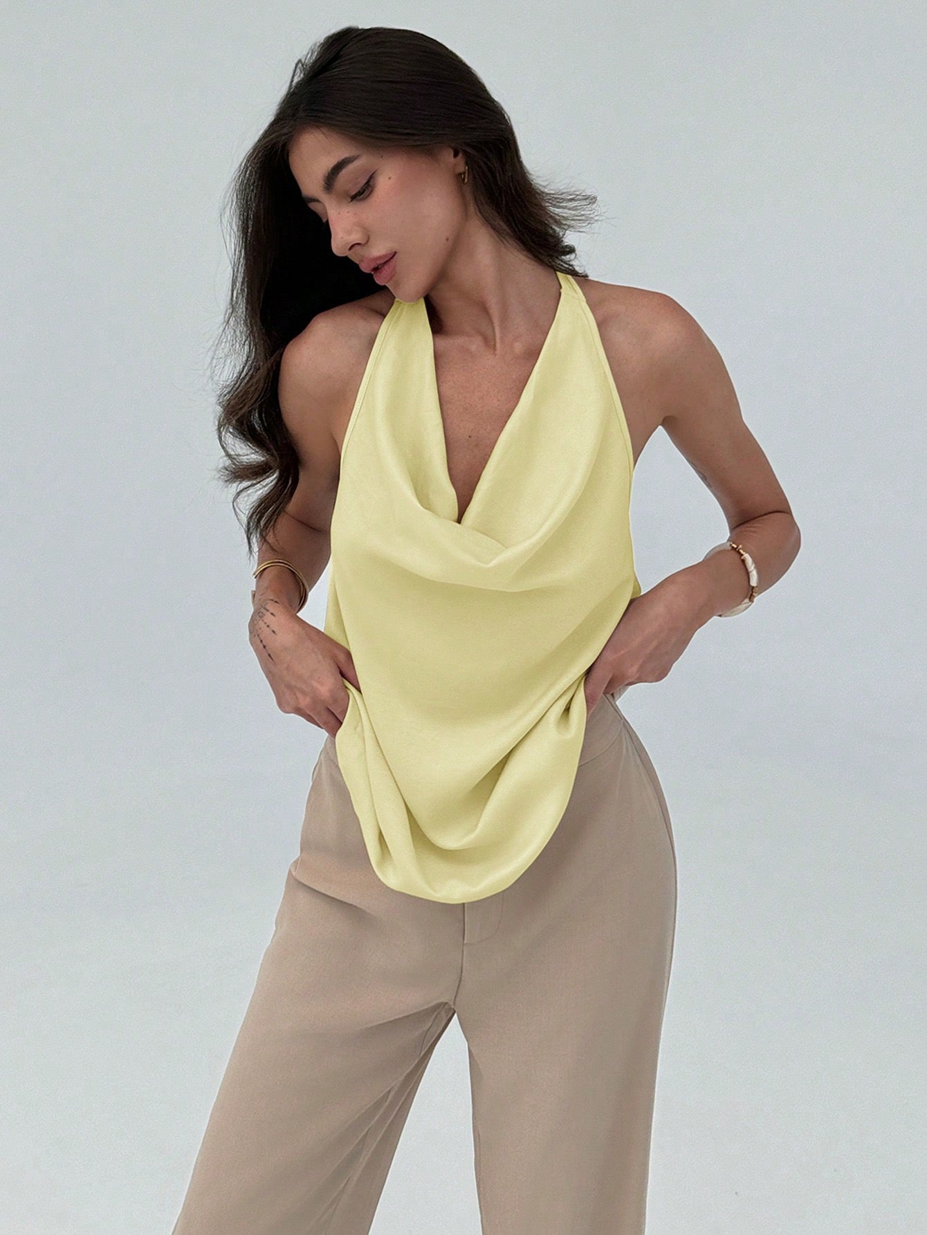 TOP CUELLO HALTER ESPALDA DESCUBIERTA