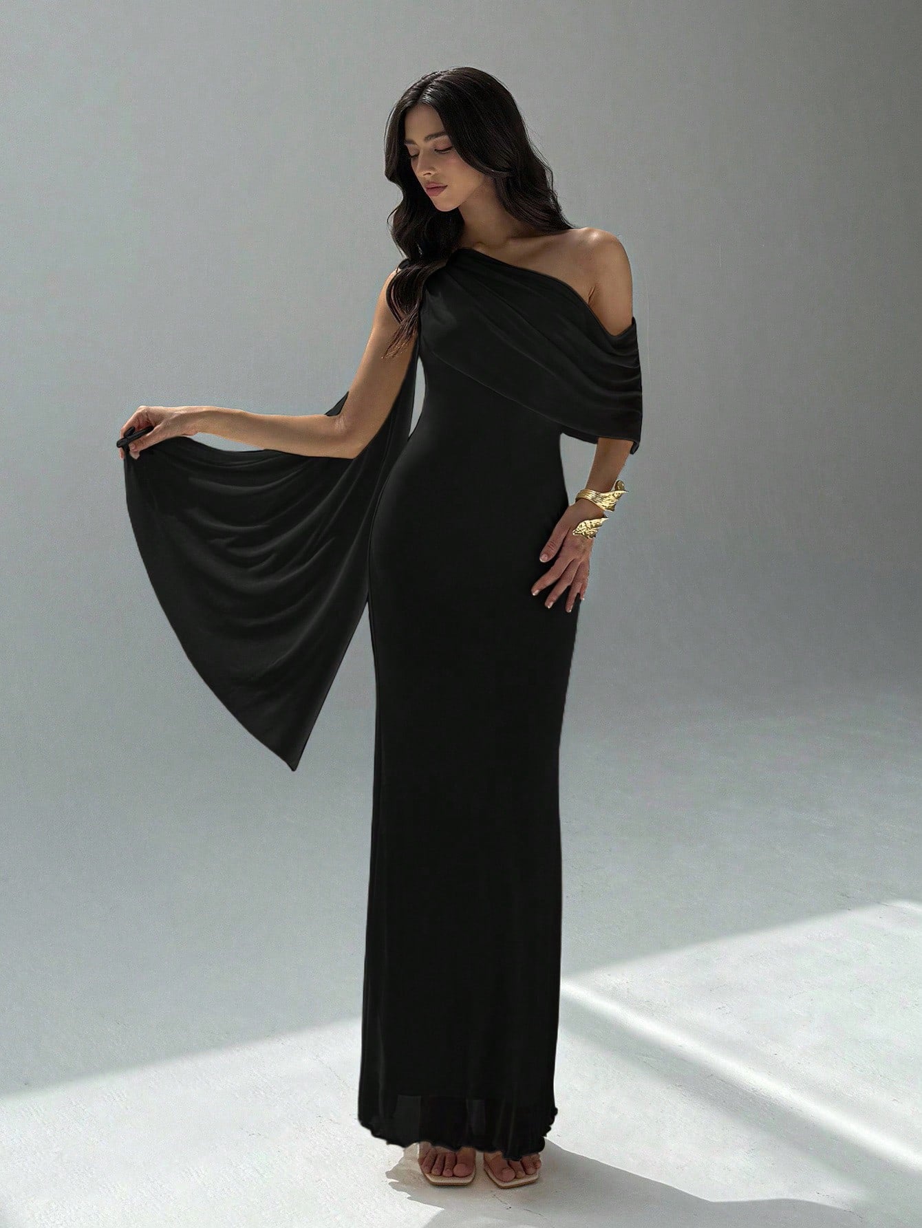 VESTIDO DE FIESTA ASIMÉTRICO
