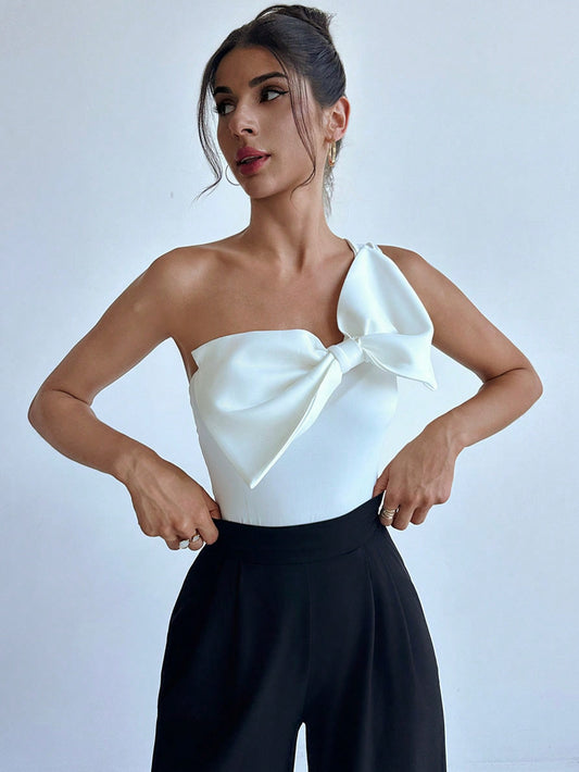 BODY CON DETALLE DE LAZO DE UN HOMBRO