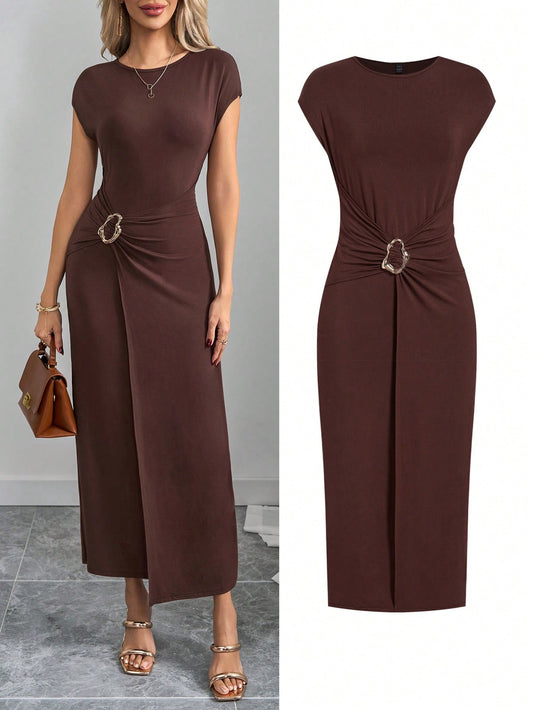 VESTIDO LARGO ELEGANTE CON DETALLE METALICO