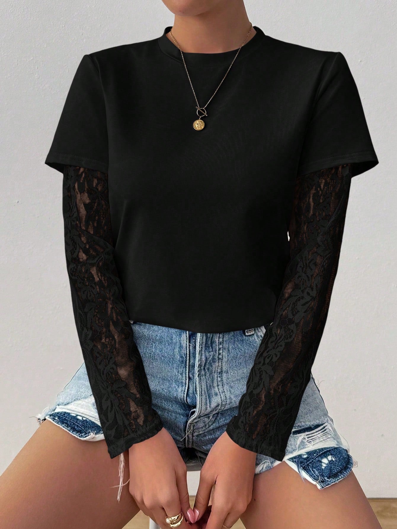 CAMISA CON MANGA LARGA DE ENCAJE